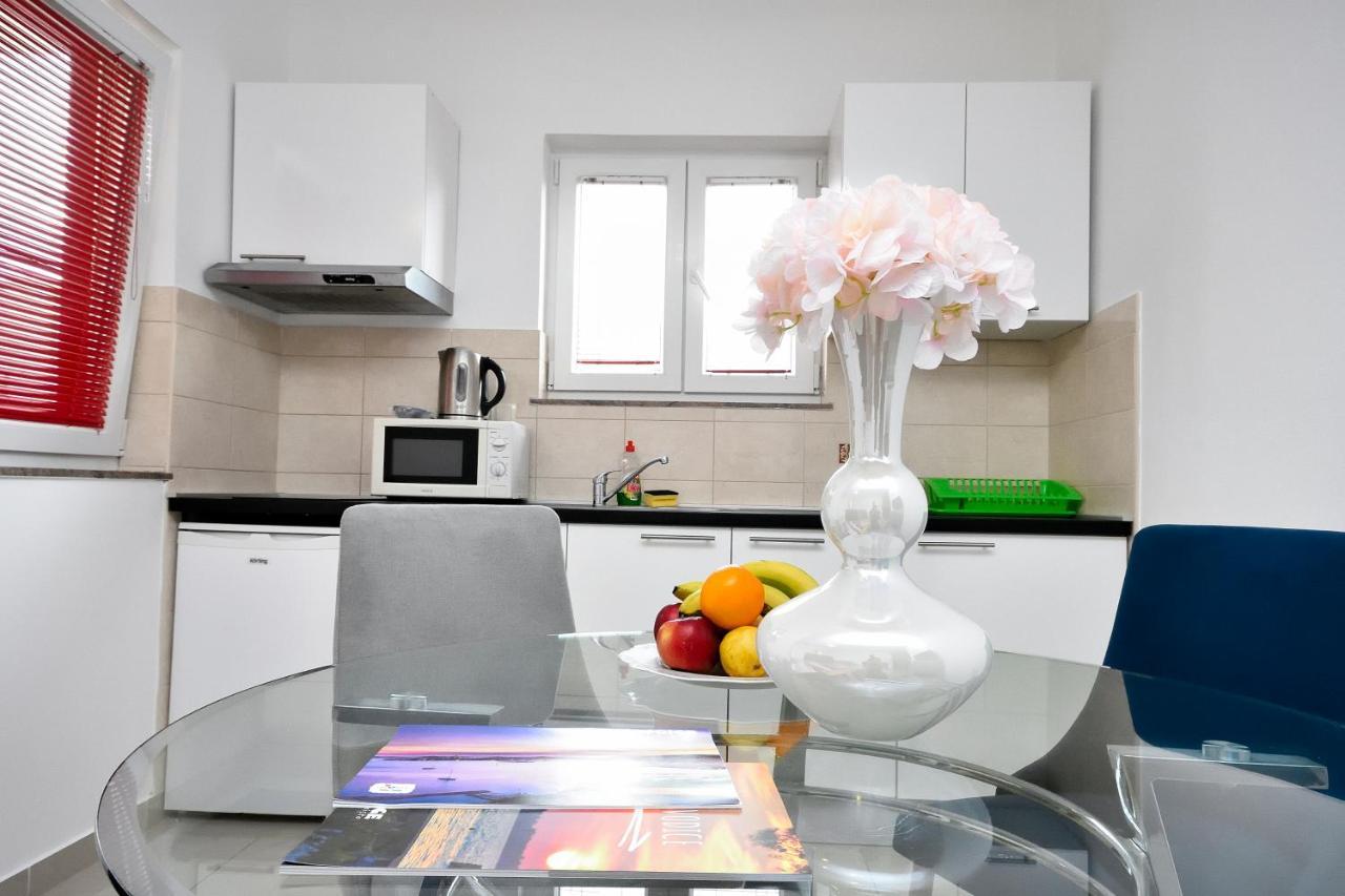 Stella Maris Apartments Водице Екстериор снимка